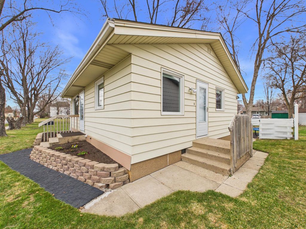 Photo of 322 23rd Avenue N, Saint Cloud, MN 56303 (MLS # 7053638)