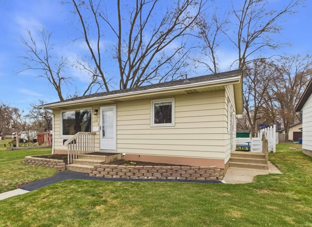 Photo of 322 23rd Avenue N, Saint Cloud, MN 56303 (MLS # 7053638)