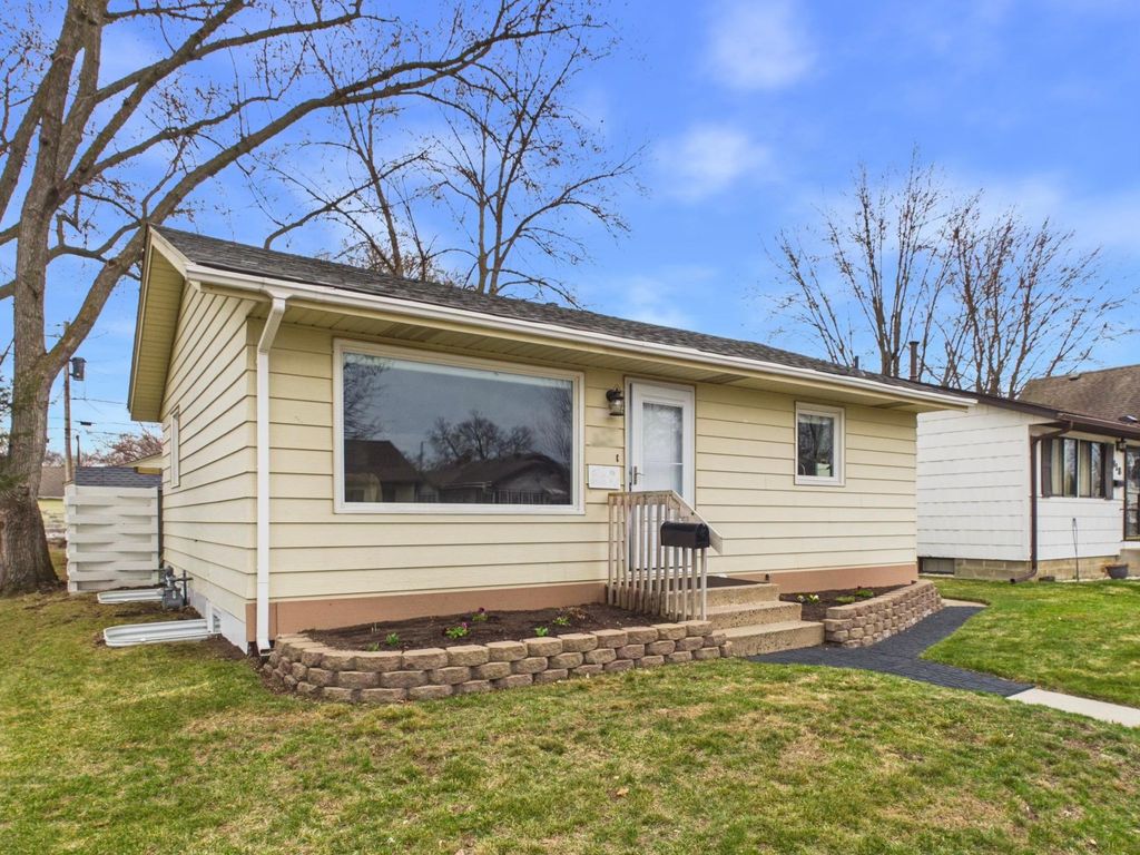 Photo of 322 23rd Avenue N, Saint Cloud, MN 56303 (MLS # 7053638)