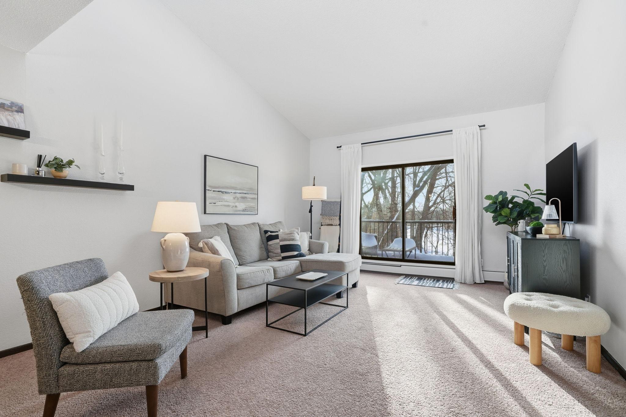 2670 Oxford Street N 242