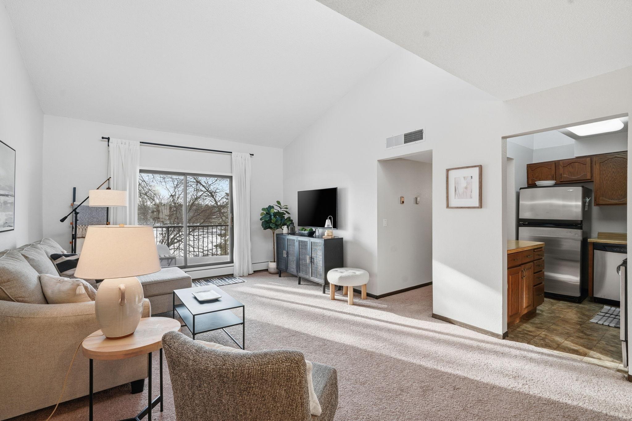 2670 Oxford Street N 242