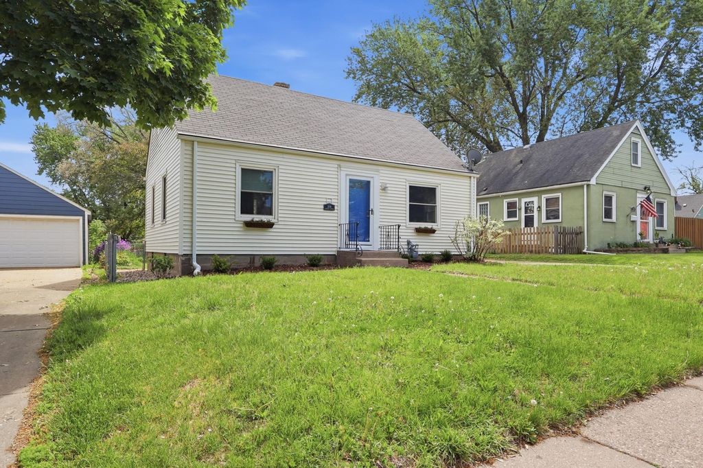 Photo of 1108 Oakdale Avenue, West Saint Paul, MN 55118 (MLS # 7076788)