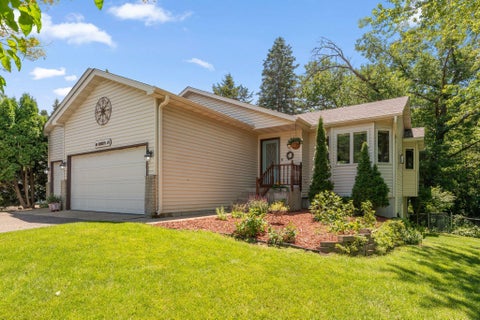 Photo of 404 Minnesota Avenue, Roseville, MN 55113 (MLS # 7083891)