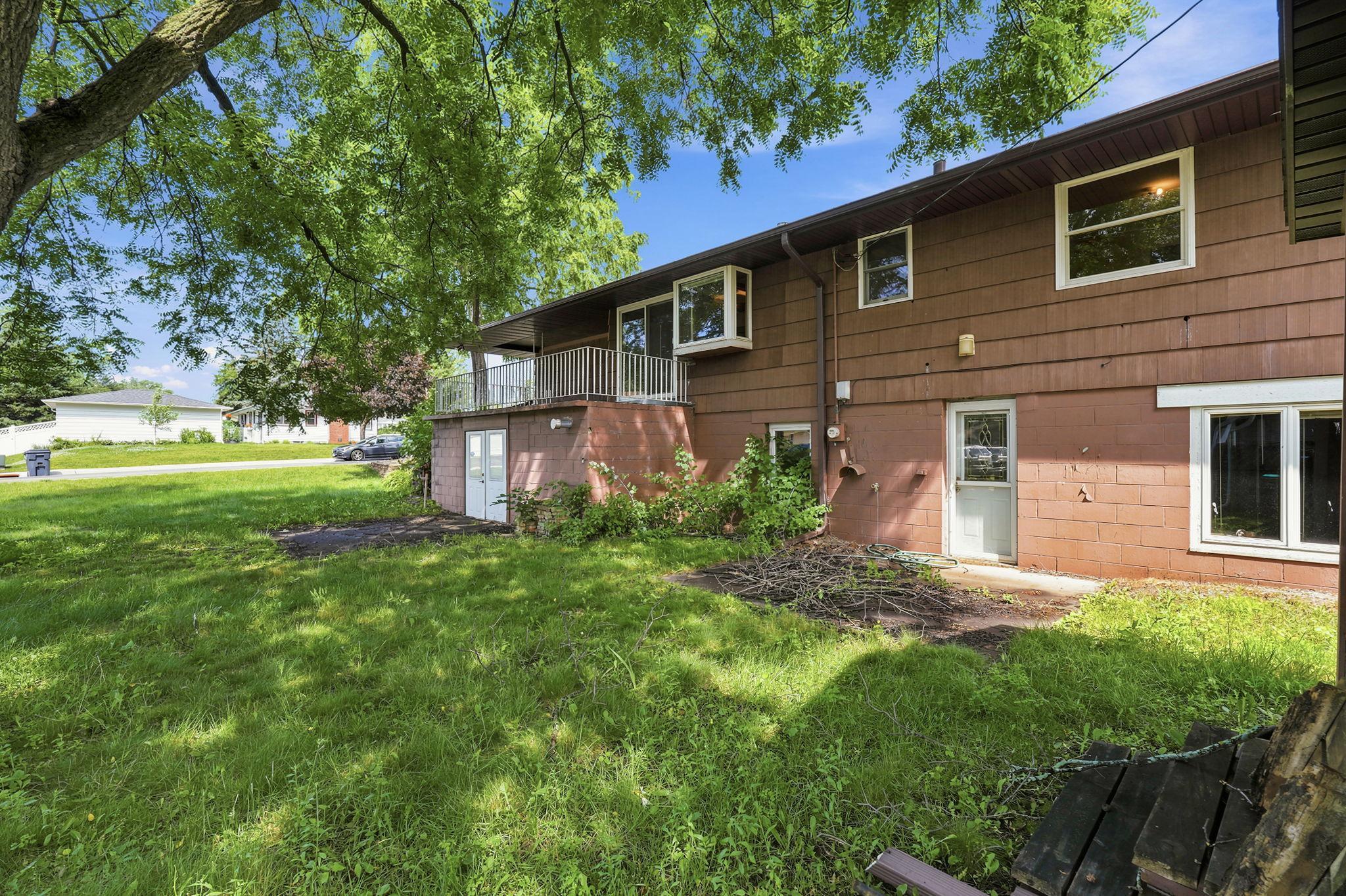 2122 Mesabi Avenue