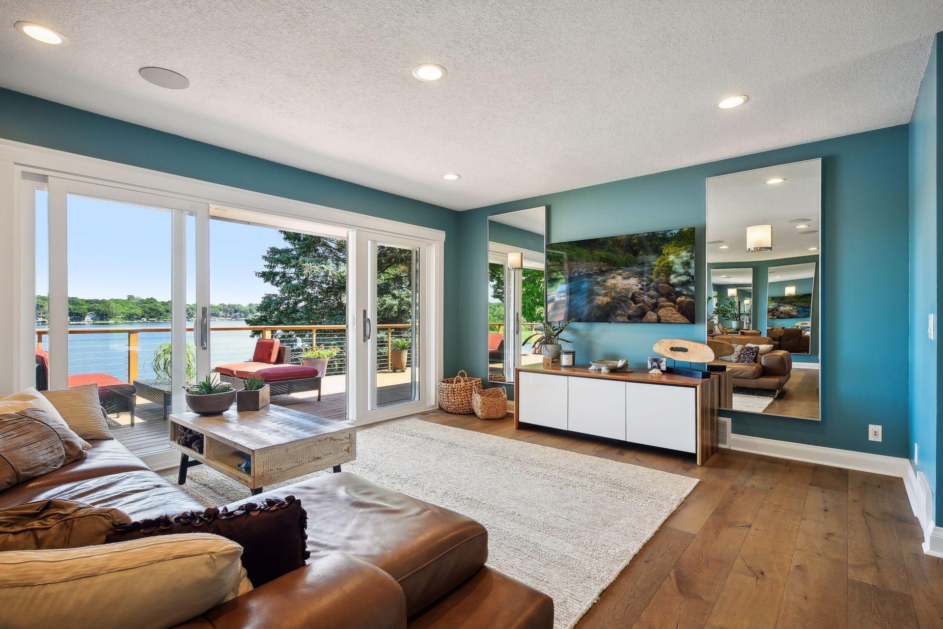 3590 Tuxedo Road