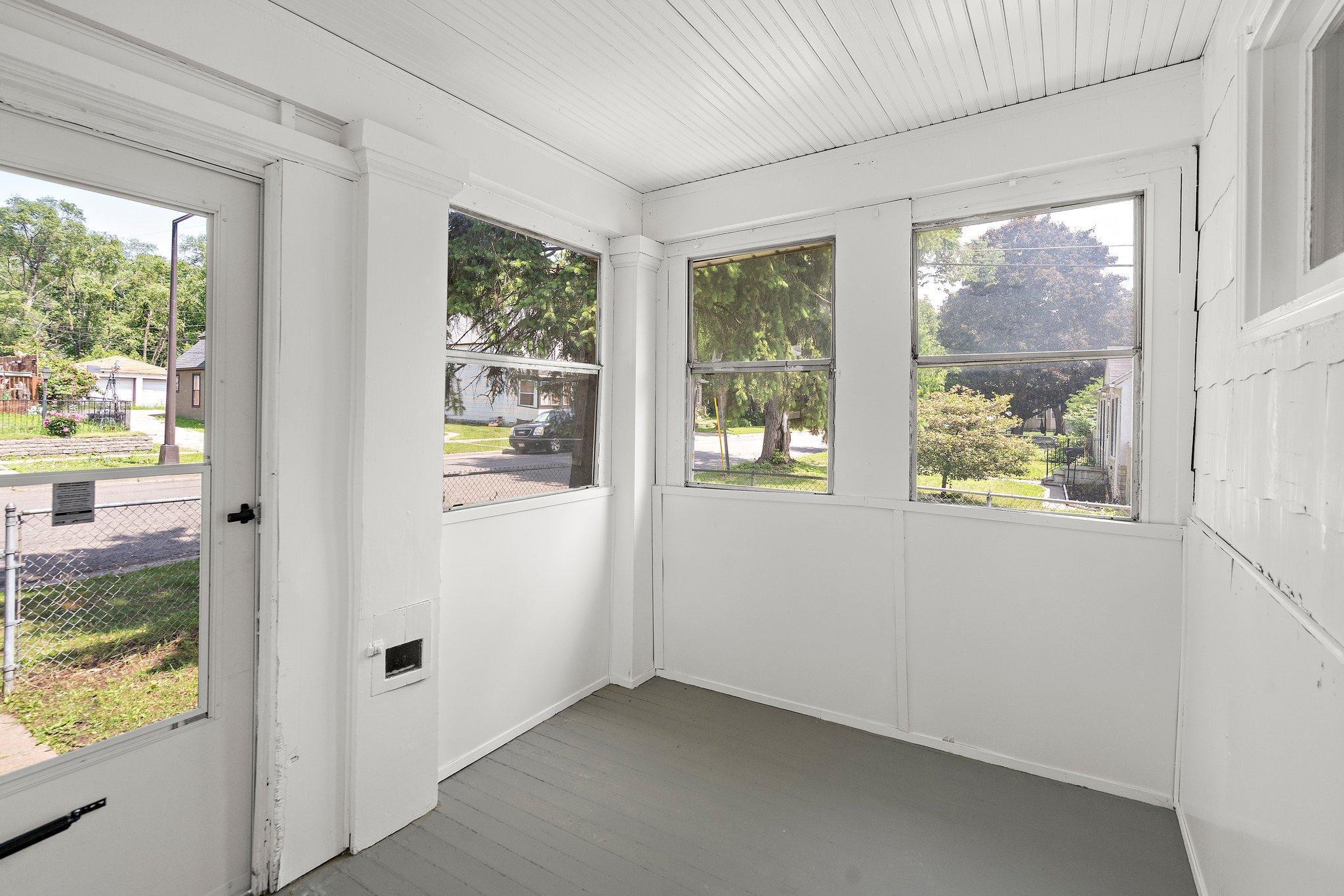 248 Ivy Avenue W
