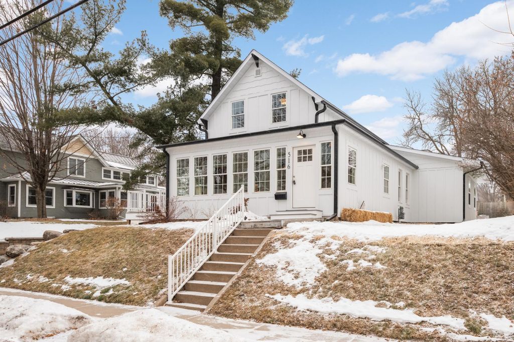 Photo of 516 Laurel Street W, Stillwater, MN 55082 (MLS # 7010153)