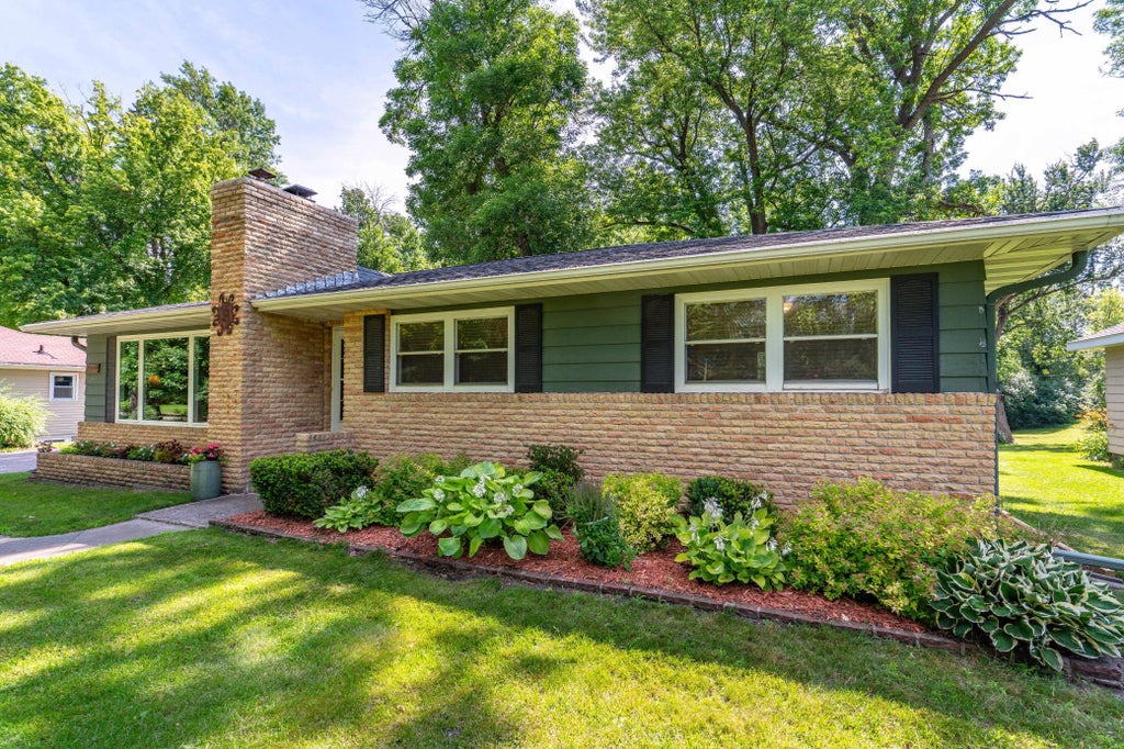 Photo of 524 Guttenberg Heights, Fergus Falls, MN 56537 (MLS # 7122496)