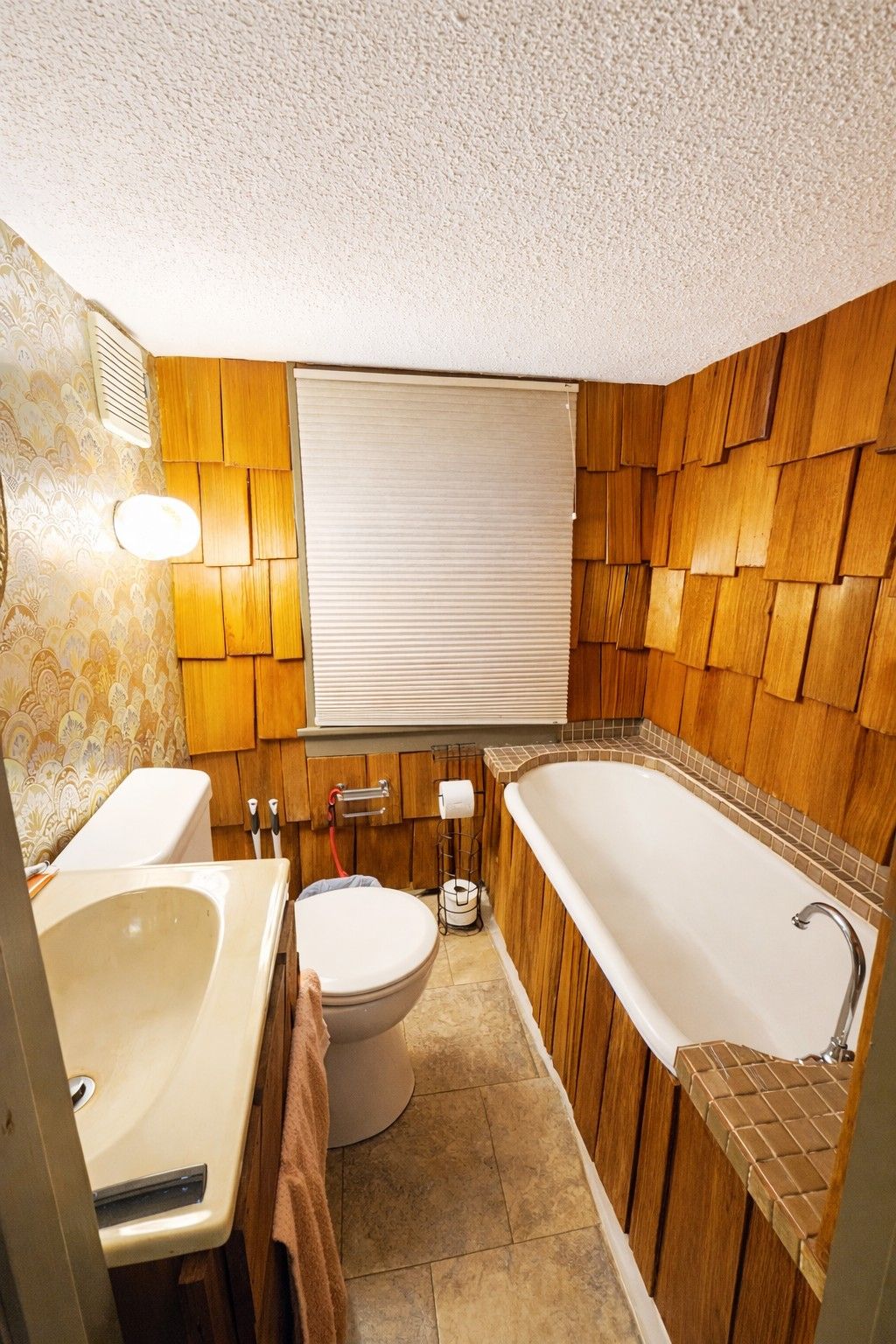 Photo of 2047 Nokomis Avenue, Saint Paul, MN 55119 (MLS # 7031826)