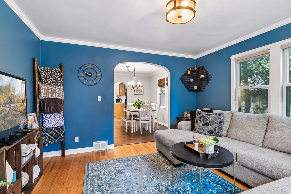 Photo of 4721 Lakeview Avenue N, Brooklyn Center, MN 55429 (MLS # 7060584)
