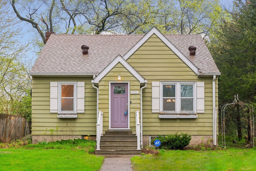 Photo of 4721 Lakeview Avenue N, Brooklyn Center, MN 55429 (MLS # 7060584)
