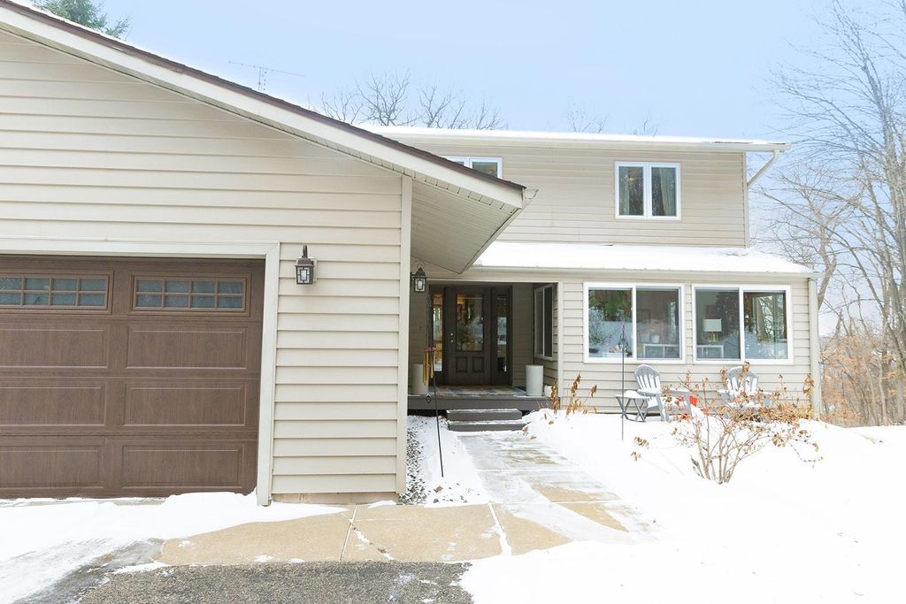 Photo of 8566 Oak Hill Circle, Prior Lake, MN 55372 (MLS # 7003005)