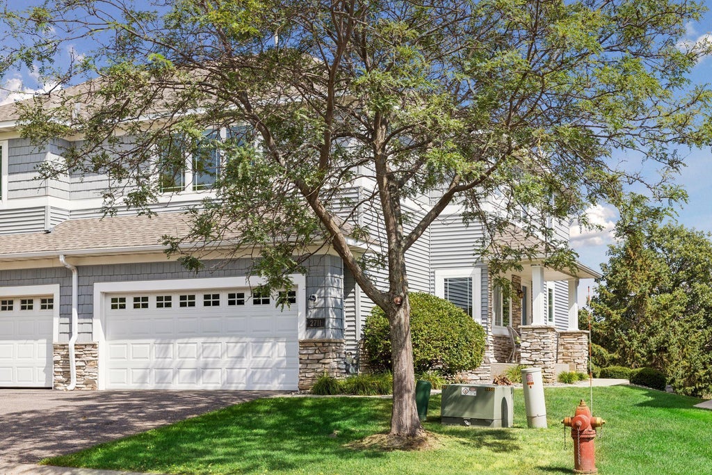 Photo of 2711 Spy Glass Drive, Chaska, MN 55318 (MLS # 7137379)