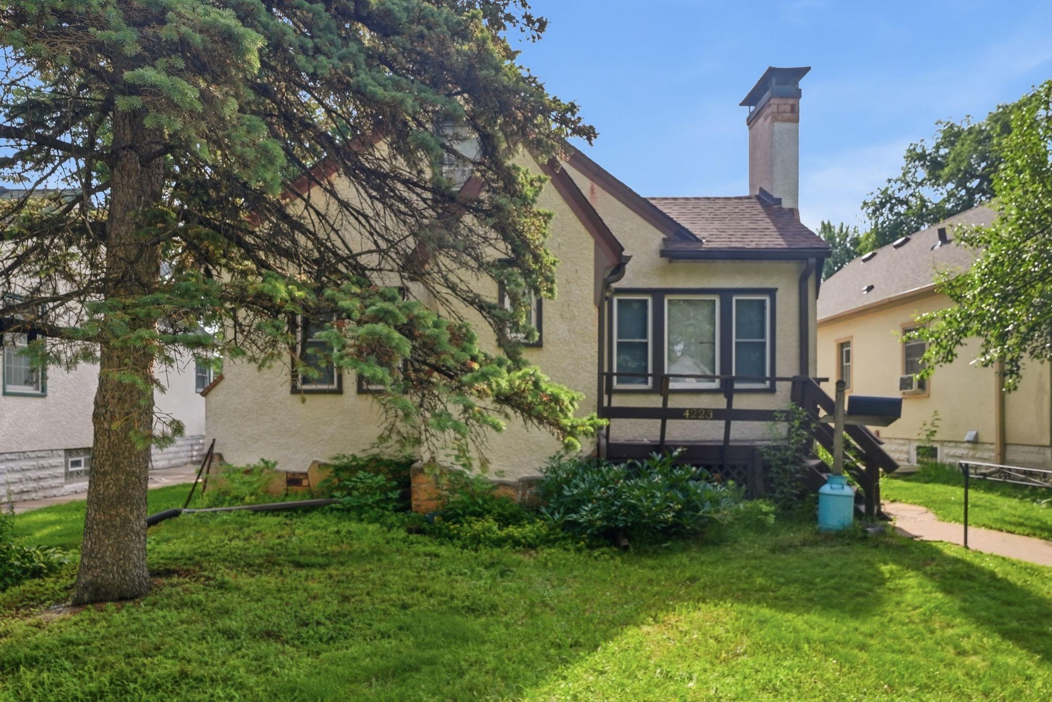 4223 Nokomis Avenue