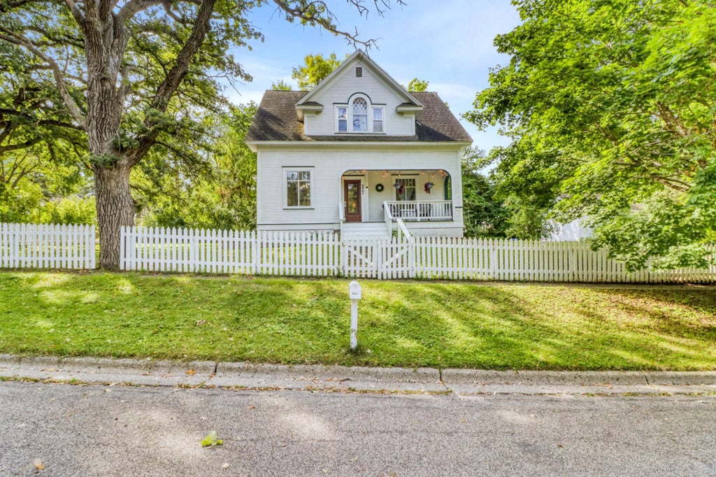 Photo of 322 3rd Avenue SE, Pelican Rapids, MN 56572 (MLS # 7136880)
