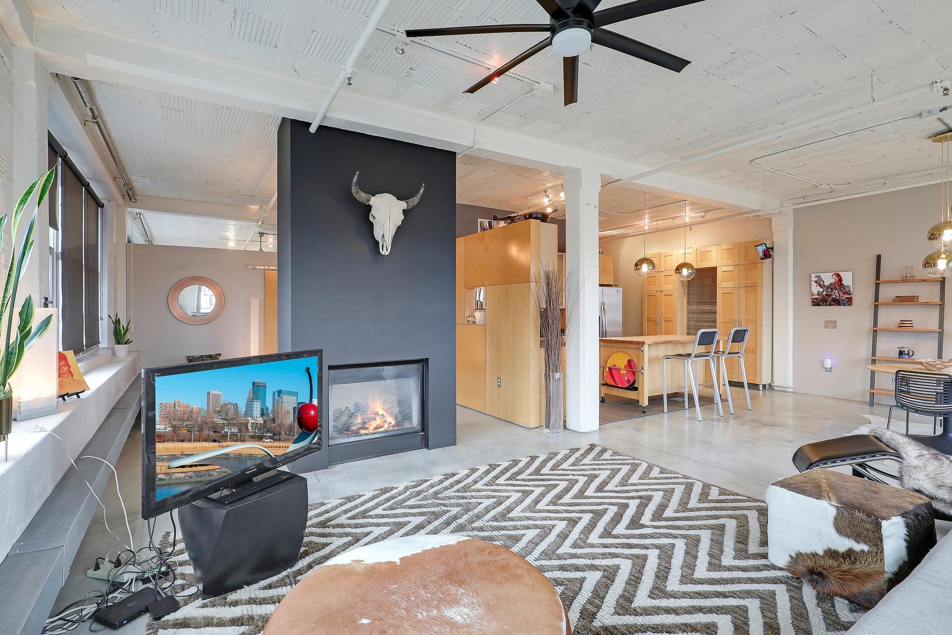 225 9th Street E 503