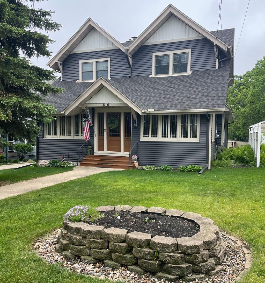 Photo of 610 E Park Avenue, Albert Lea, MN 56007 (MLS # 7077372)