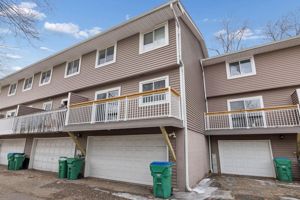 Photo of 2313 Hampshire Avenue S, Saint Louis Park, MN 55426 (MLS # 6817258)