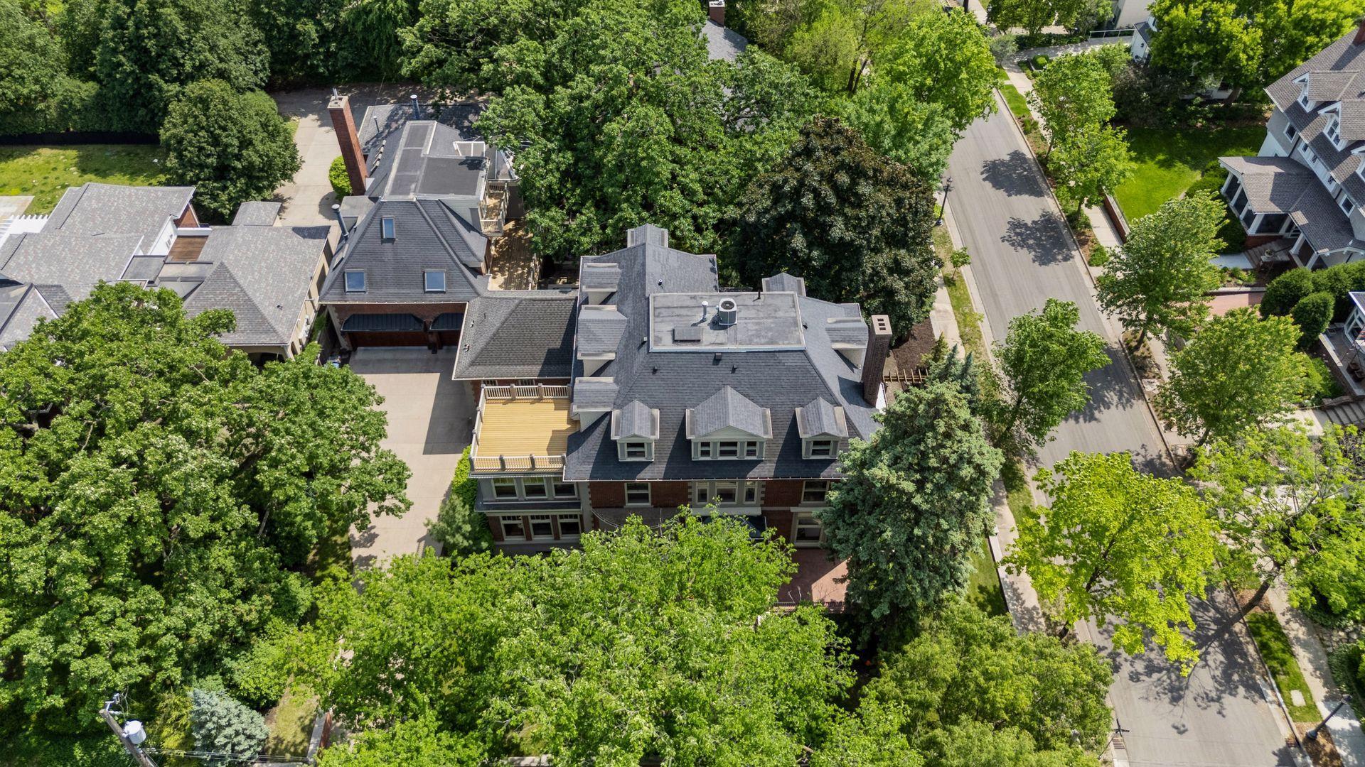 1721 Mount Curve Avenue