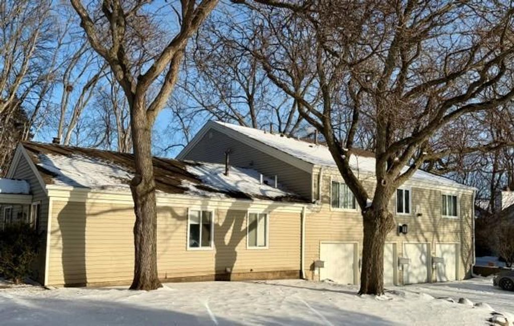 Photo of 7401 Landau Drive #7401, Bloomington, MN 55438 (MLS # 7019828)