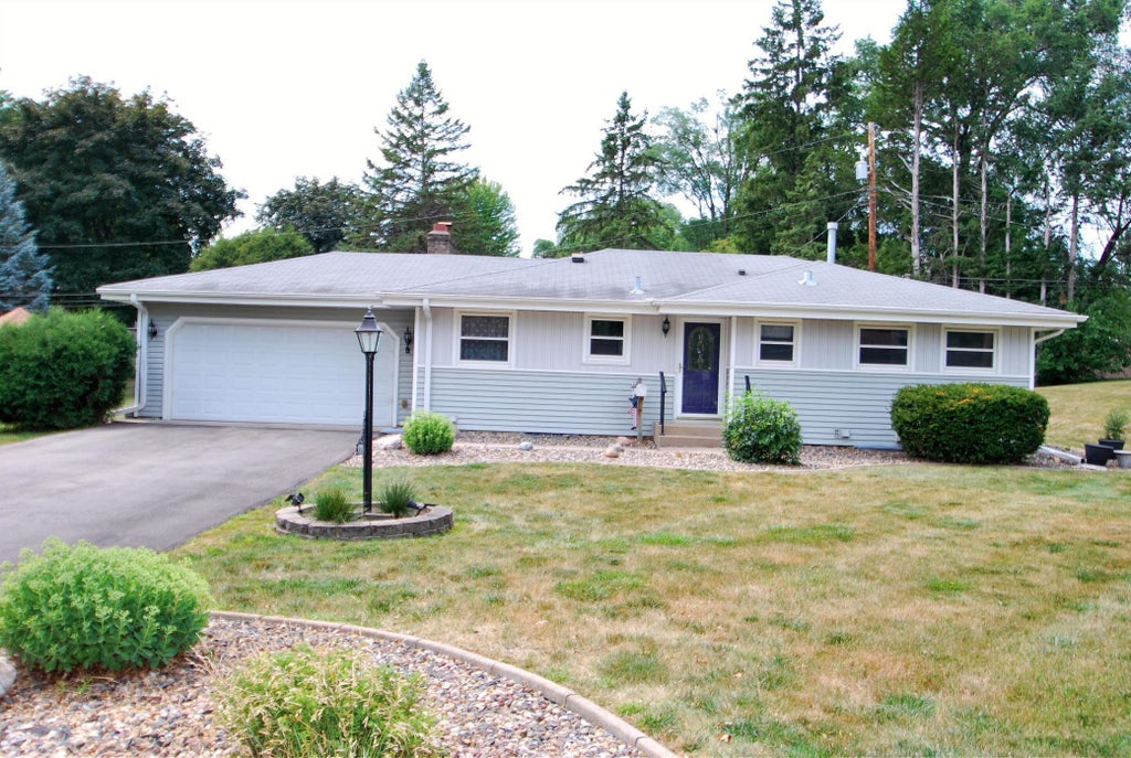 Photo of 11110 France Avenue S, Bloomington, MN 55431 (MLS # 7118399)