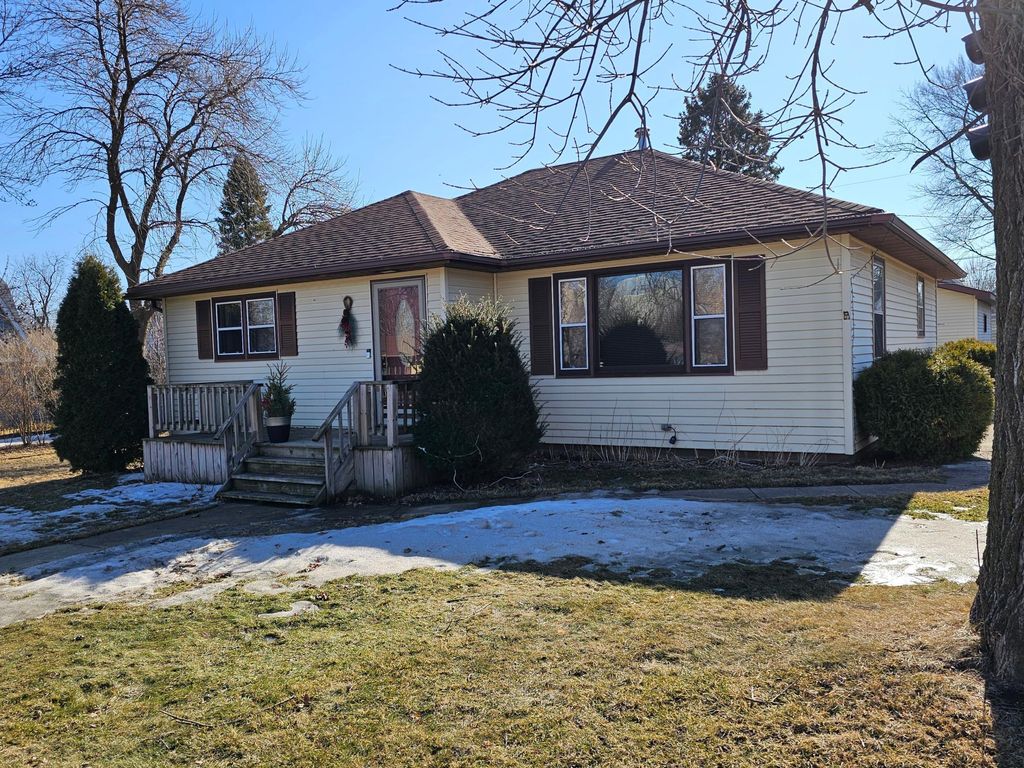 Photo of 307 4th Avenue W, Lamberton, MN 56152 (MLS # 7020663)