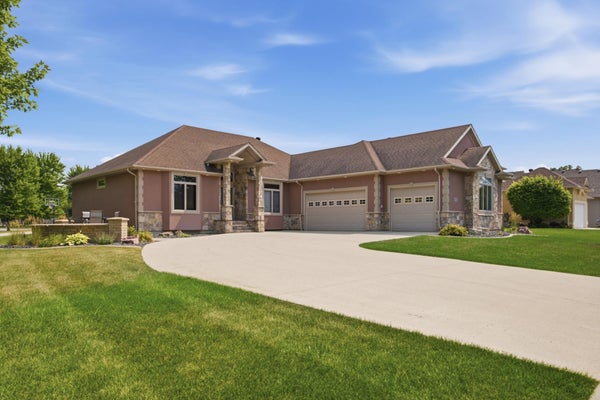 1911 PRINCETON LN, WEST FARGO, ND 58078 - Image 5382d28c842da54091cab51117f3fac1/3311449234