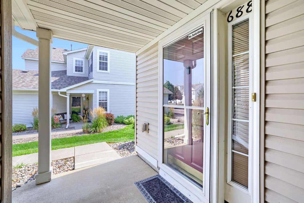 Photo of 688 Cobblestone Way, Shakopee, MN 55379 (MLS # 7127001)