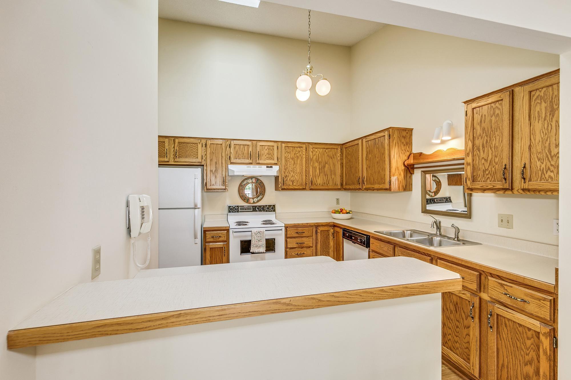 4328 Thornhill Lane