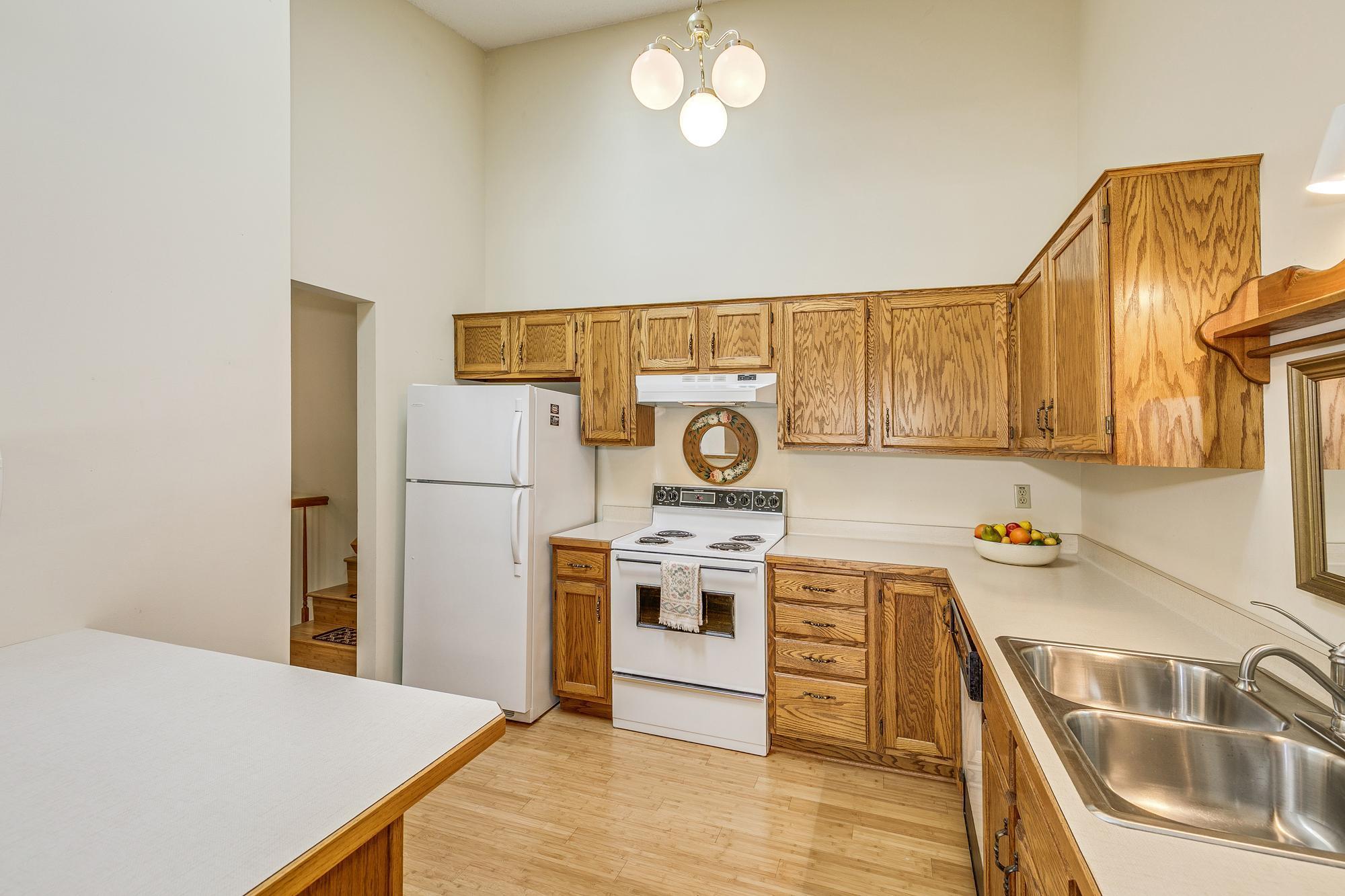 4328 Thornhill Lane