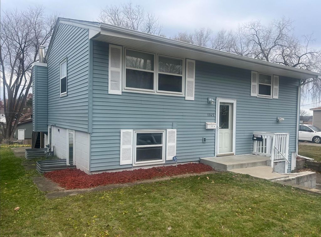 Photo of 1145 Case Avenue, Saint Paul, MN 55106 (MLS # 7006250)