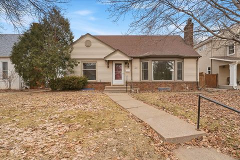 1489 Hoyt Avenue W Falcon Heights MN 55108
