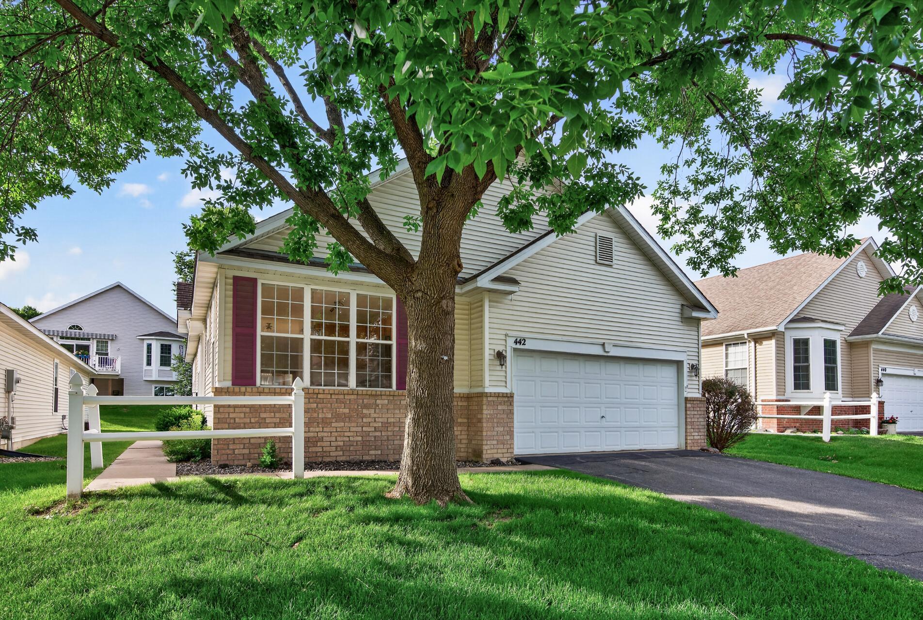 442 Meadowood Lane