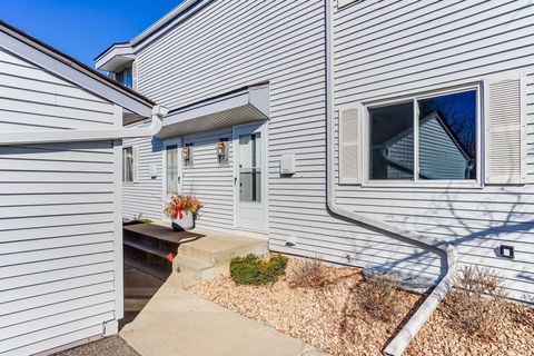 2285 Pond Avenue E Maplewood MN 55119