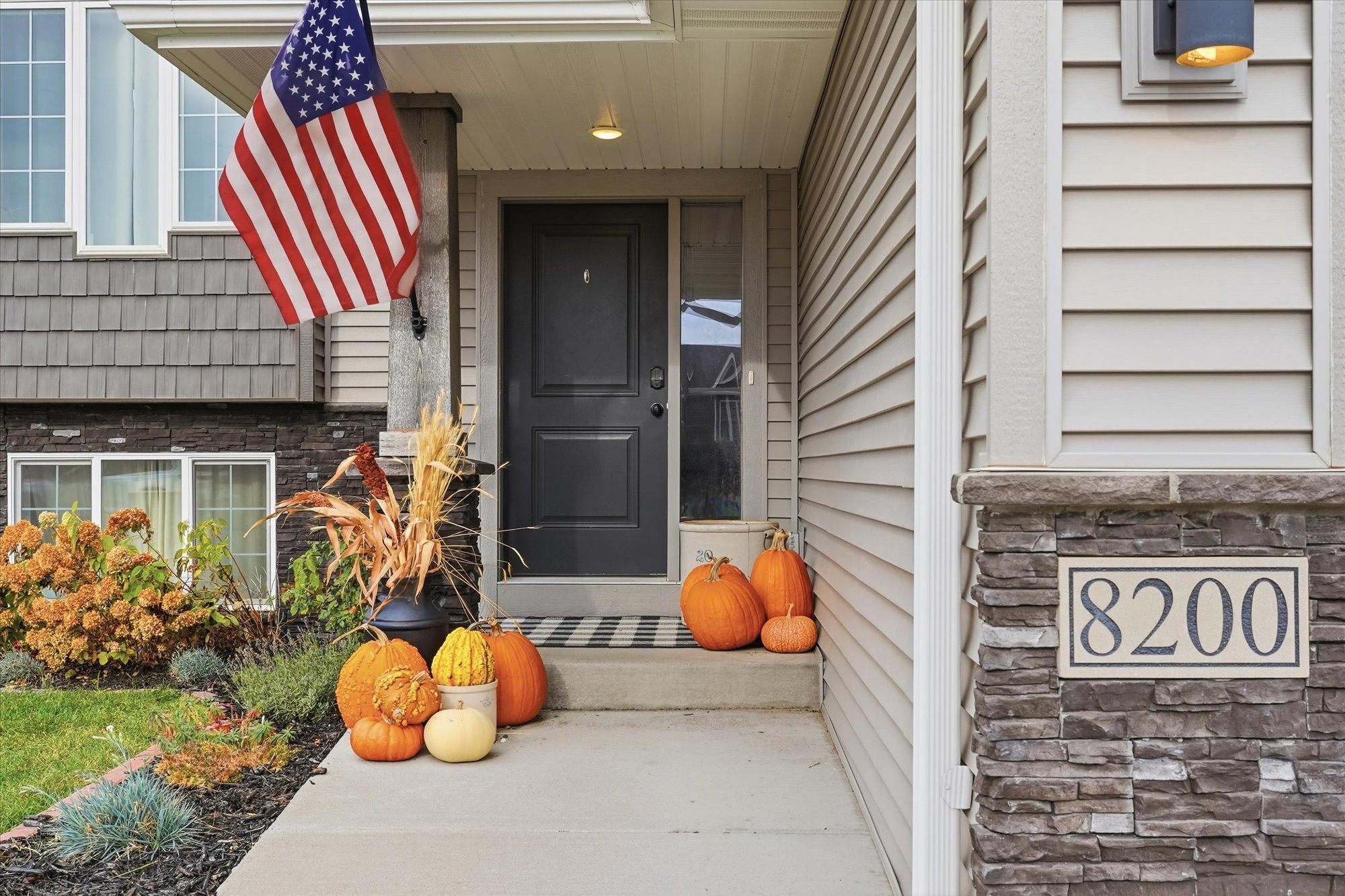 8200 Hummingbird Lane