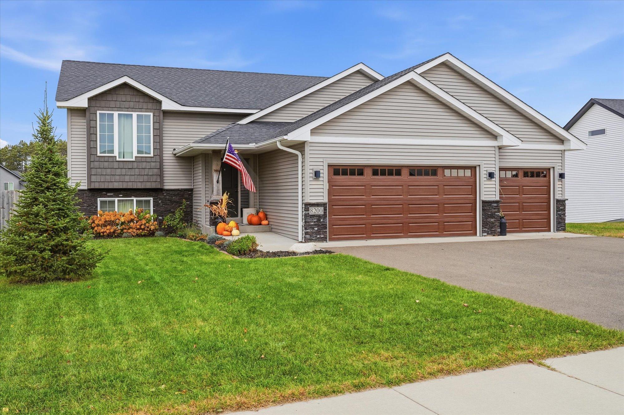 8200 Hummingbird Lane