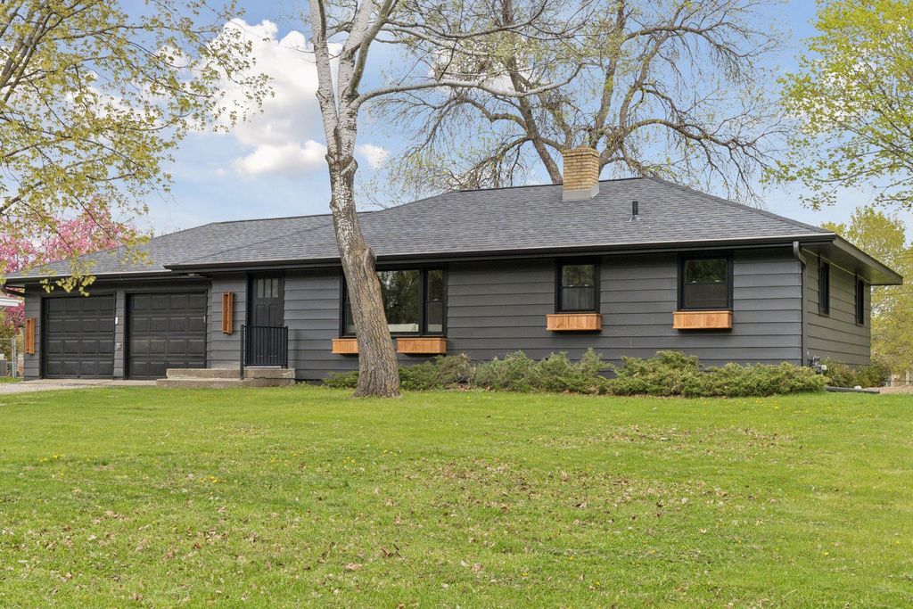 Photo of 1610 Garland Lane N, Plymouth, MN 55447 (MLS # 7066983)