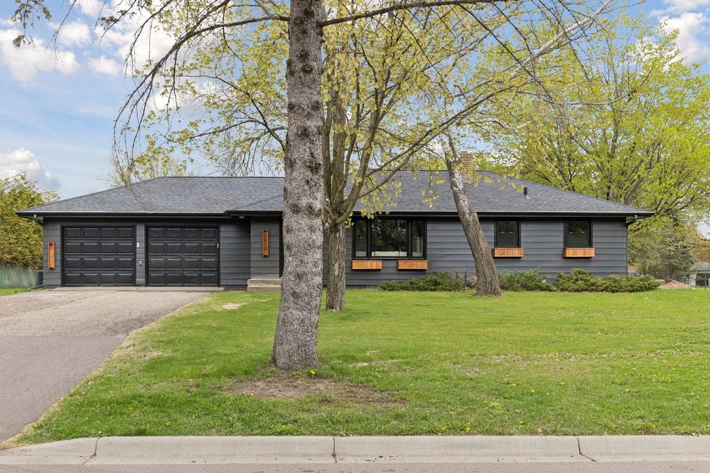 Photo of 1610 Garland Lane N, Plymouth, MN 55447 (MLS # 7066983)