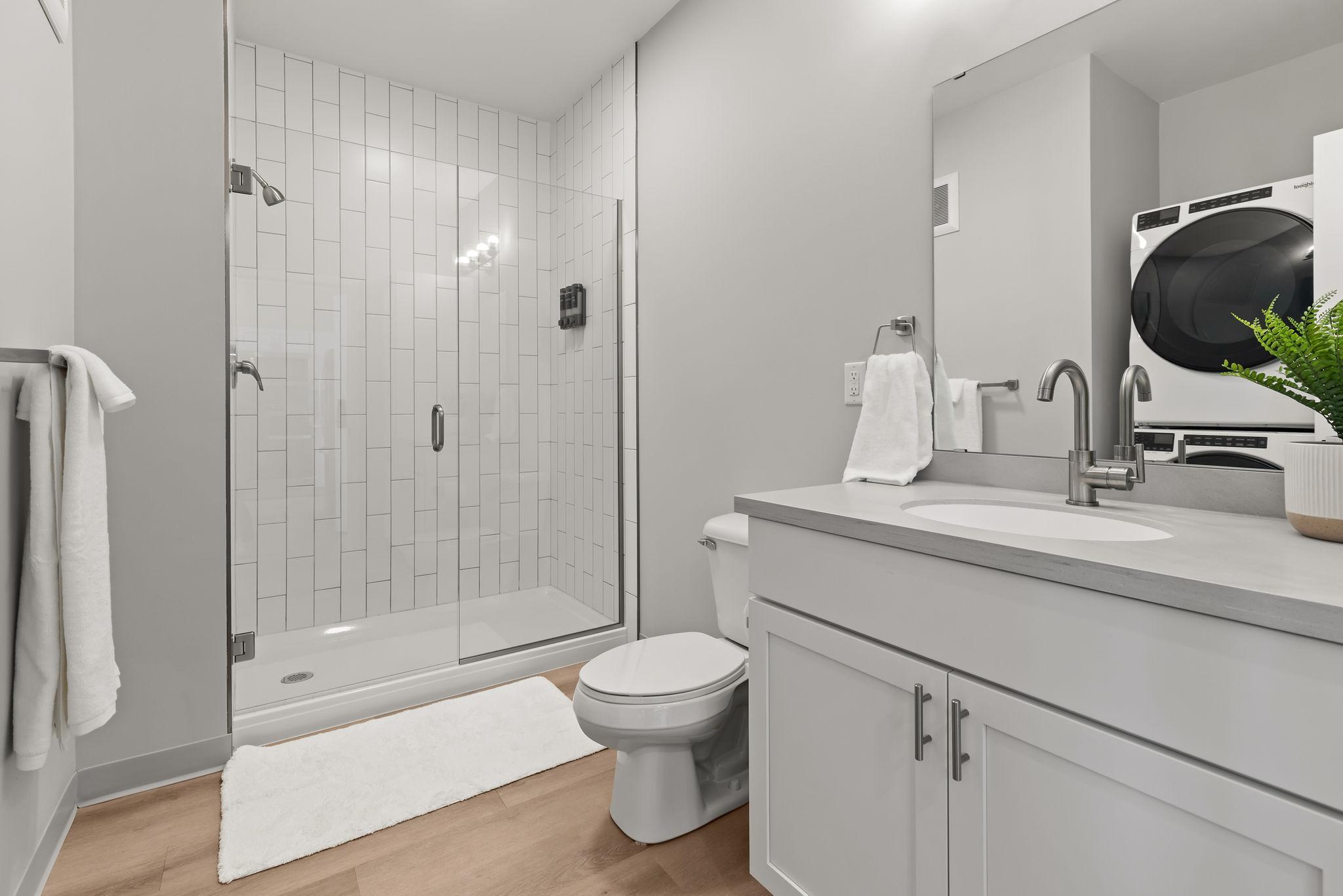 907 N Lakeshore Drive 104