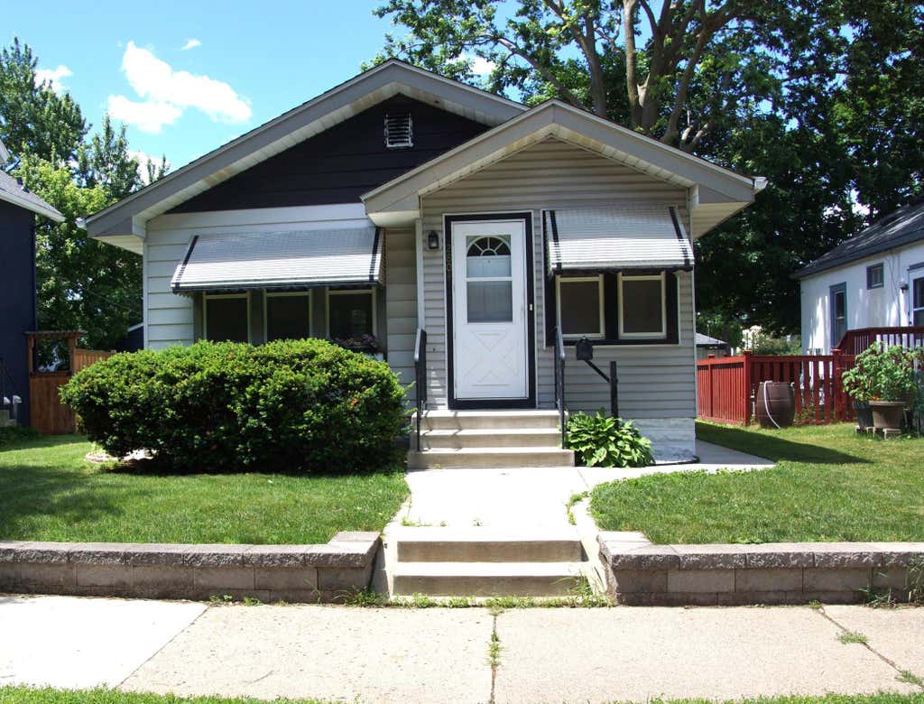 Photo of 2804 37th Avenue S, Minneapolis, MN 55406 (MLS # 7081510)