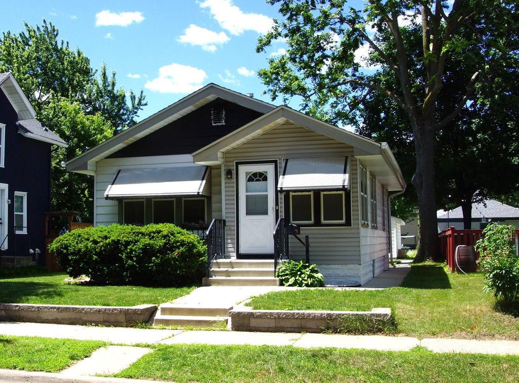 Photo of 2804 37th Avenue S, Minneapolis, MN 55406 (MLS # 7081510)