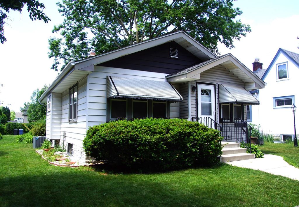 Photo of 2804 37th Avenue S, Minneapolis, MN 55406 (MLS # 7081510)