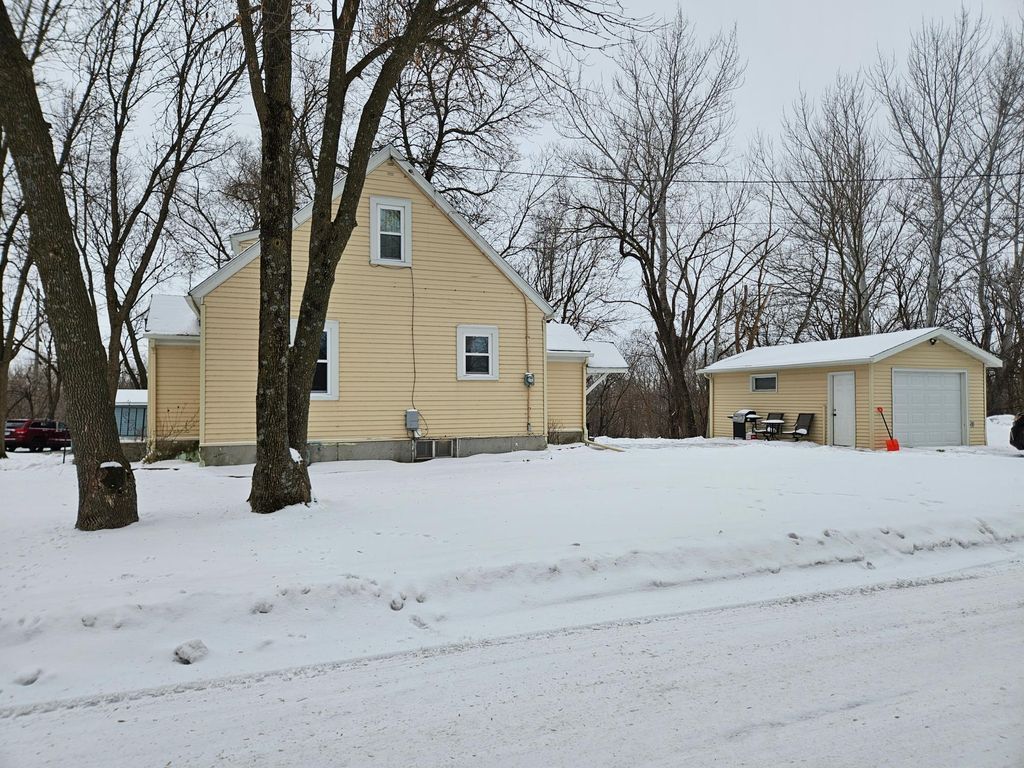 Photo of 109 Charlotte Avenue, Albert Lea, MN 56007 (MLS # 7019836)