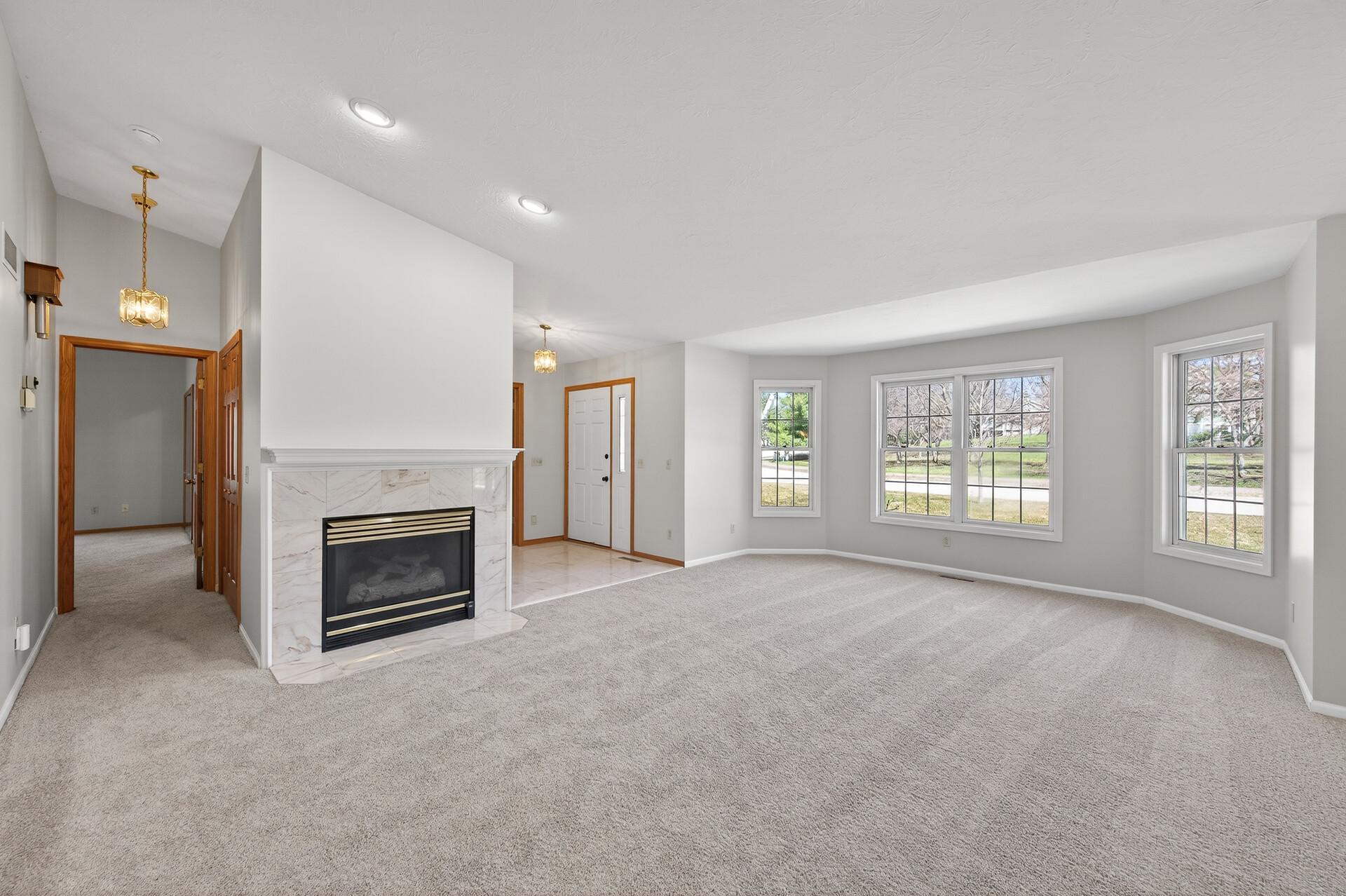 1692 Kerry Lane