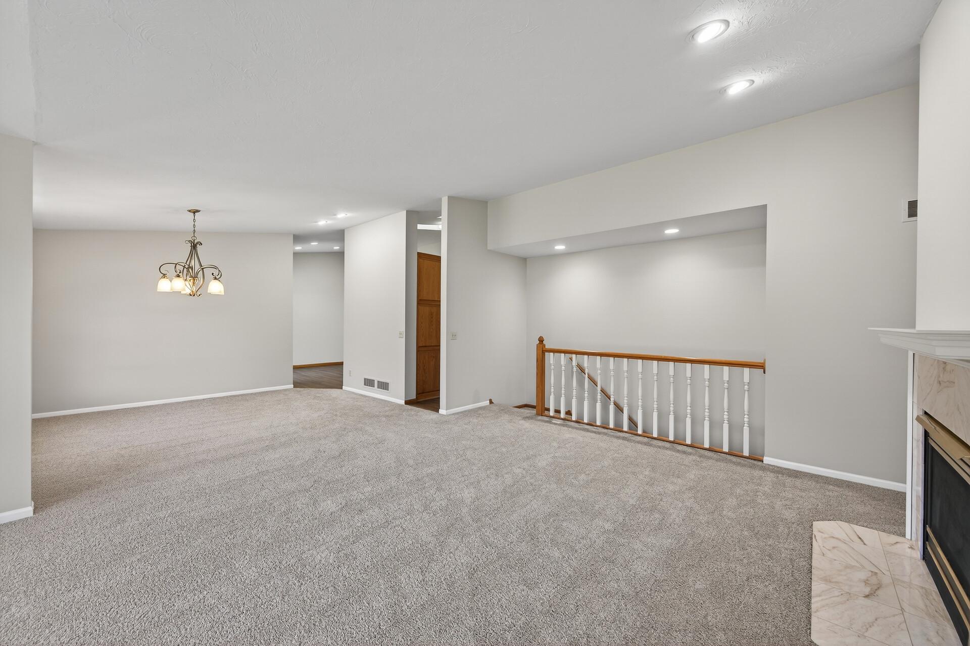 1692 Kerry Lane