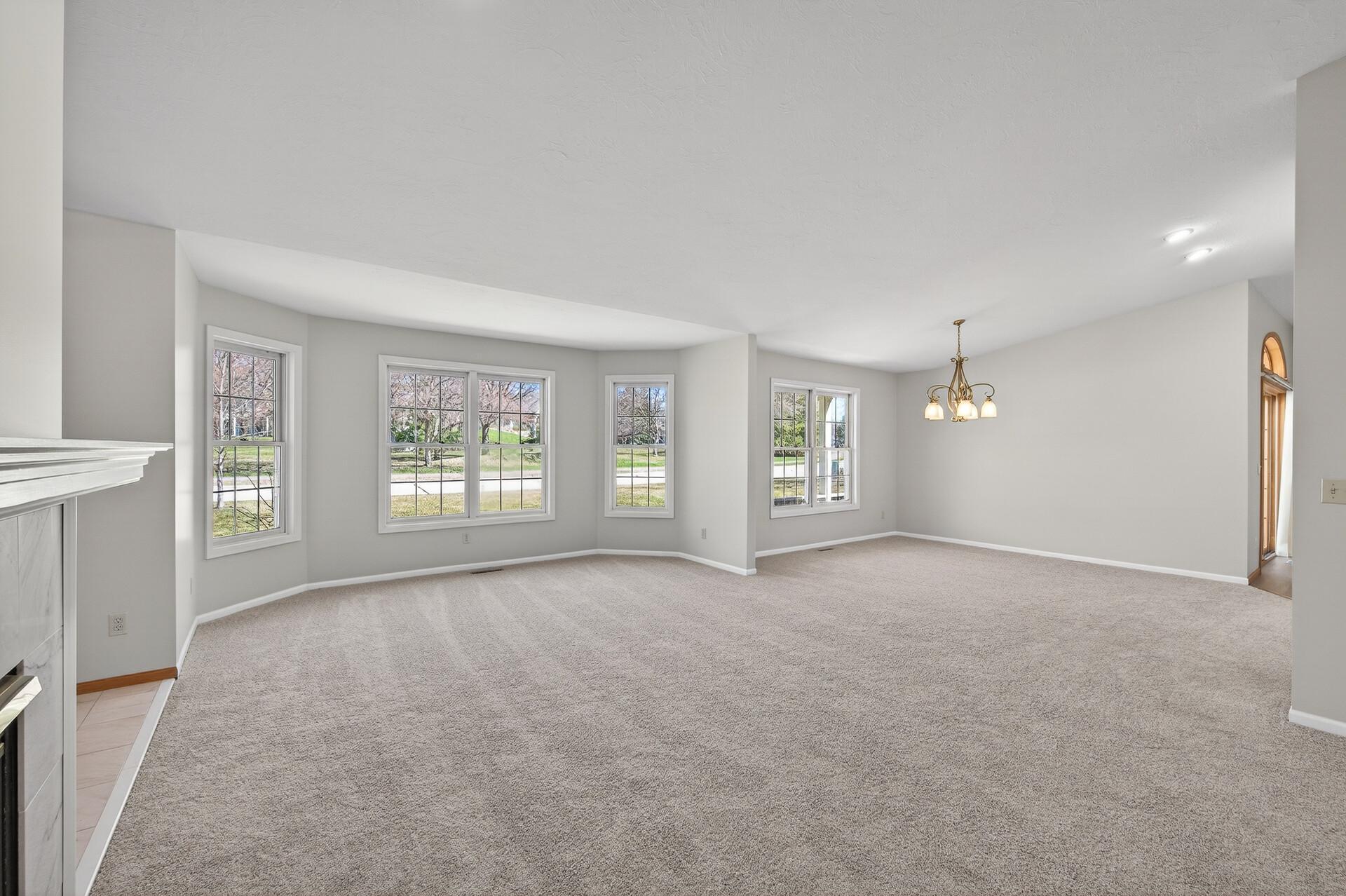 1692 Kerry Lane