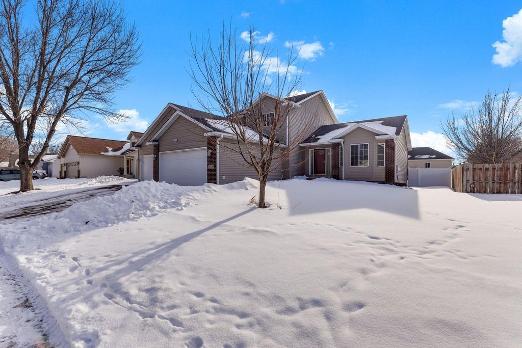 Photo of 2918 Crescent Ridge Trail, Saint Cloud, MN 56301 (MLS # 7005241)