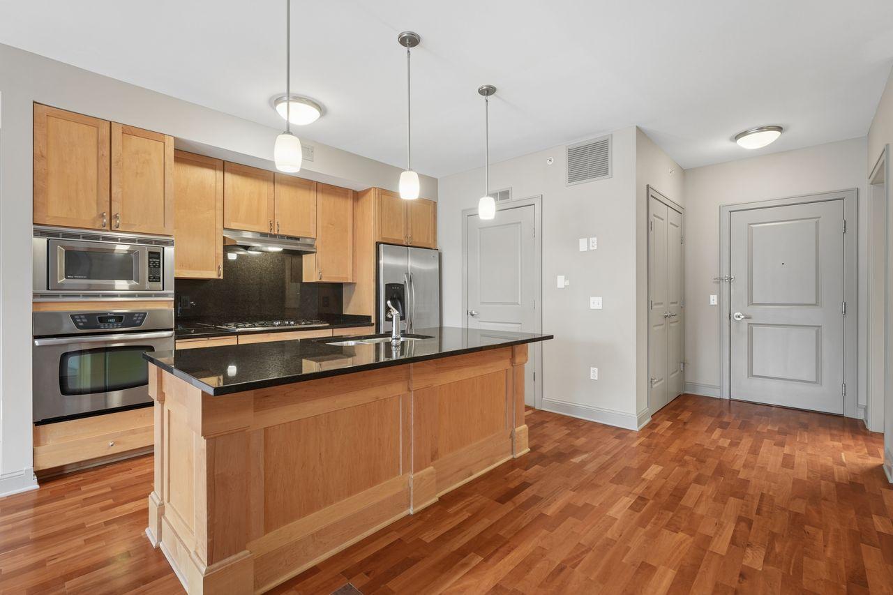 1060 Grand Avenue 210