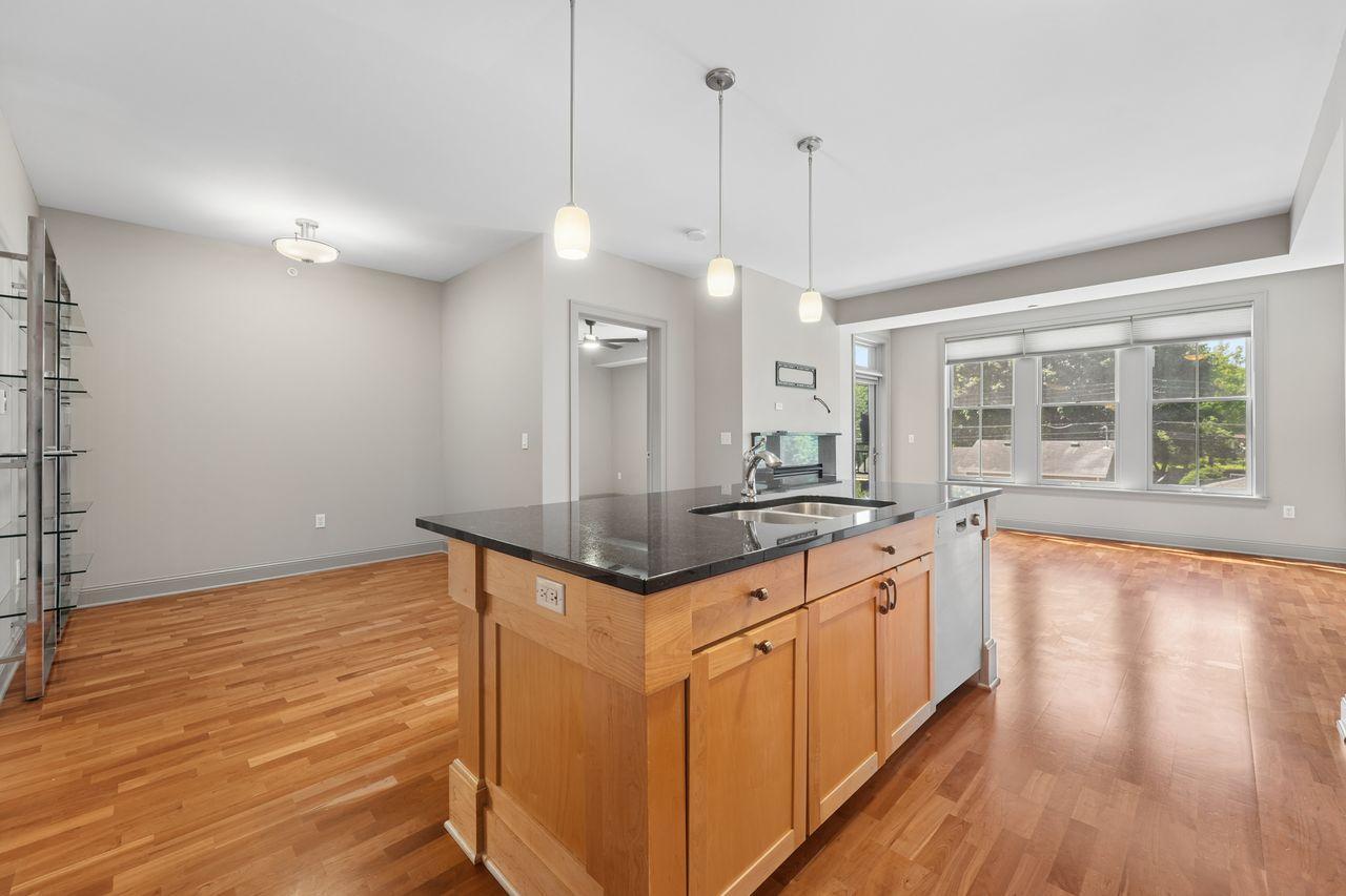 1060 Grand Avenue 210