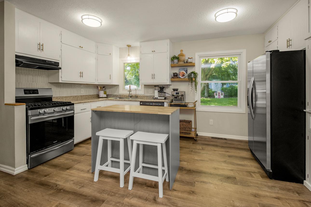 5829 Upper 183rd Street W